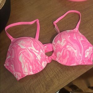 PINK Victoria's Secret Marble Swirl Bra in Pink and White